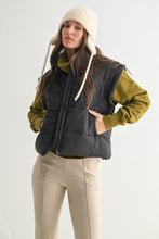 Load image into Gallery viewer, Oversized Puffer Vest
