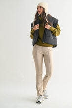 Load image into Gallery viewer, Oversized Puffer Vest
